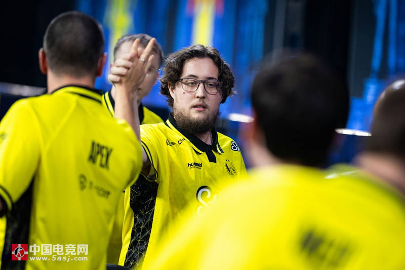  ZywOo专访：s1mple回归很酷，期待与他再度交锋 