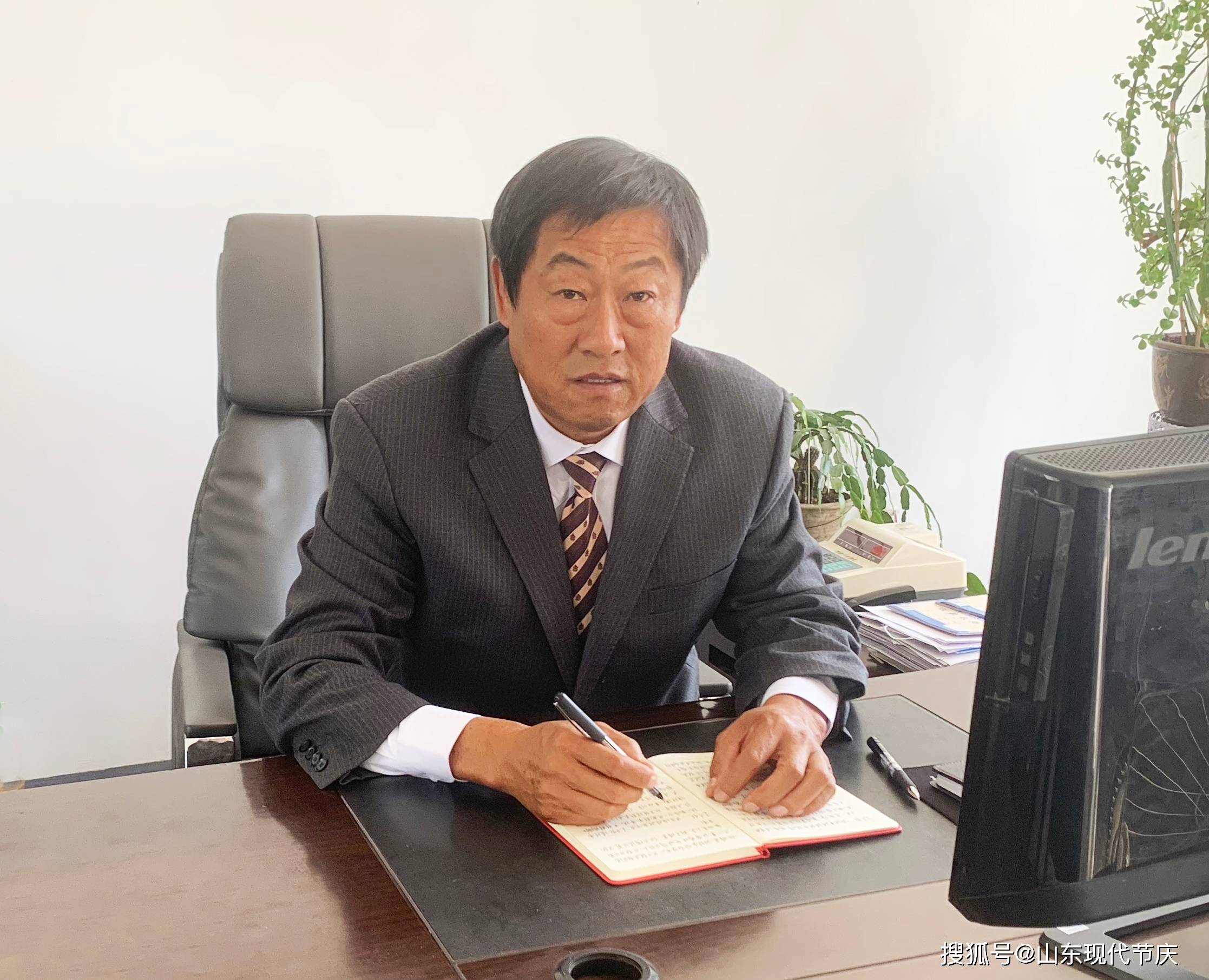 记淄博市周村区王村镇王洞村党支部书记王玉春