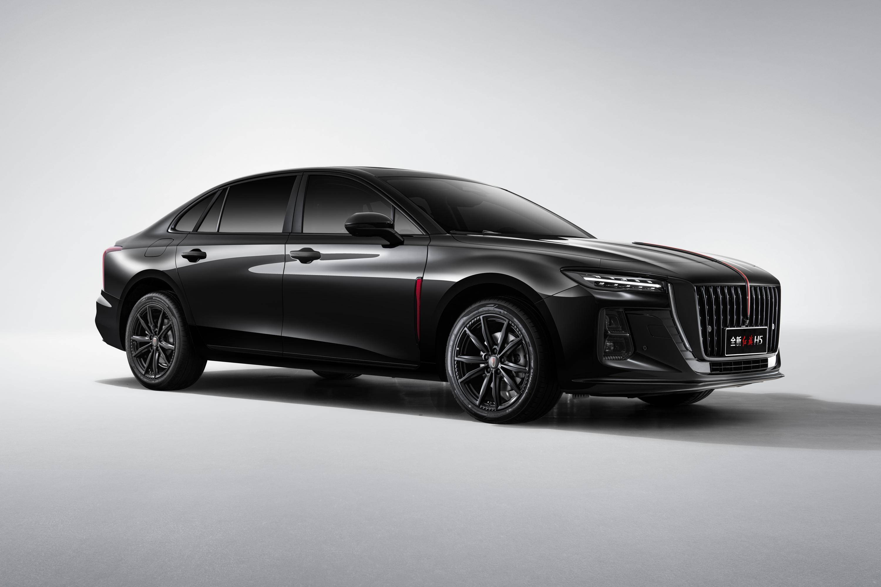 2025 款红旗 h5 玄影 200 万辆纪念版:经典与现代的完美融合