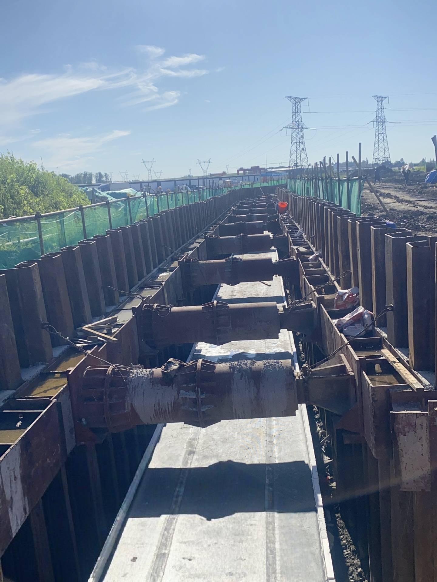 钢板桩支护工程优选吉林省晋龙,专业钢板桩租赁,拉森iii型支护,基坑