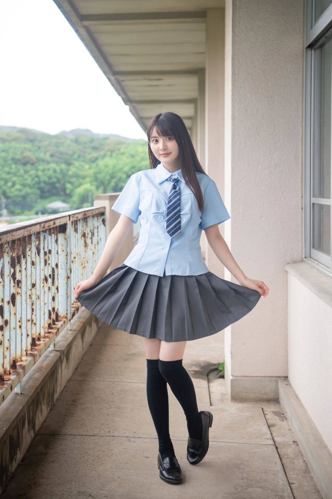 日本小姐姐穿jk坐讲台!学习氛围直接拉满