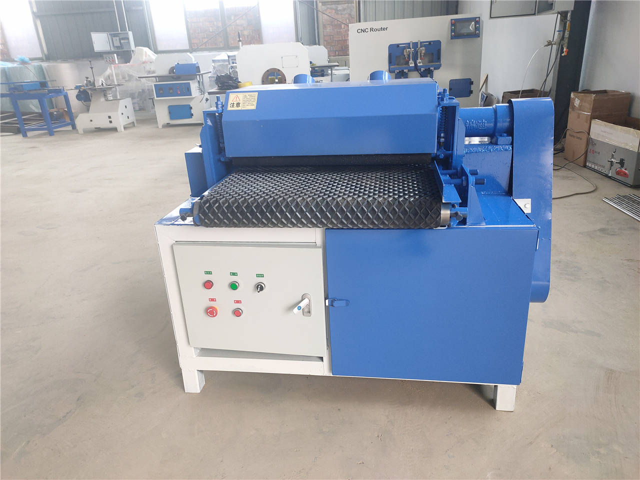 方木多片锯：1300板材多片锯 实木方料加工的高效解决方案