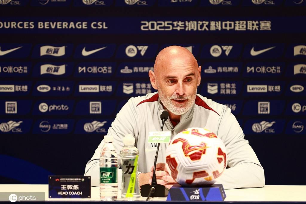 海港主帅展望争冠：球队空前团结 我们的球迷从不辱骂球员