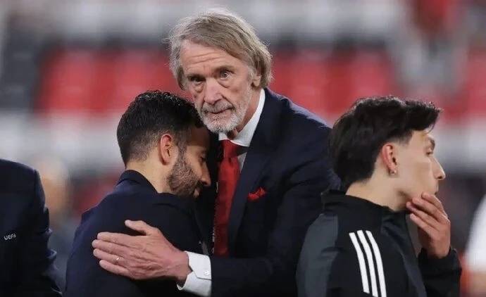 惊雷!阿莫林2000万转会费暗藏3大陷阱 利物浦最后选择让全欧洲都炸锅了!