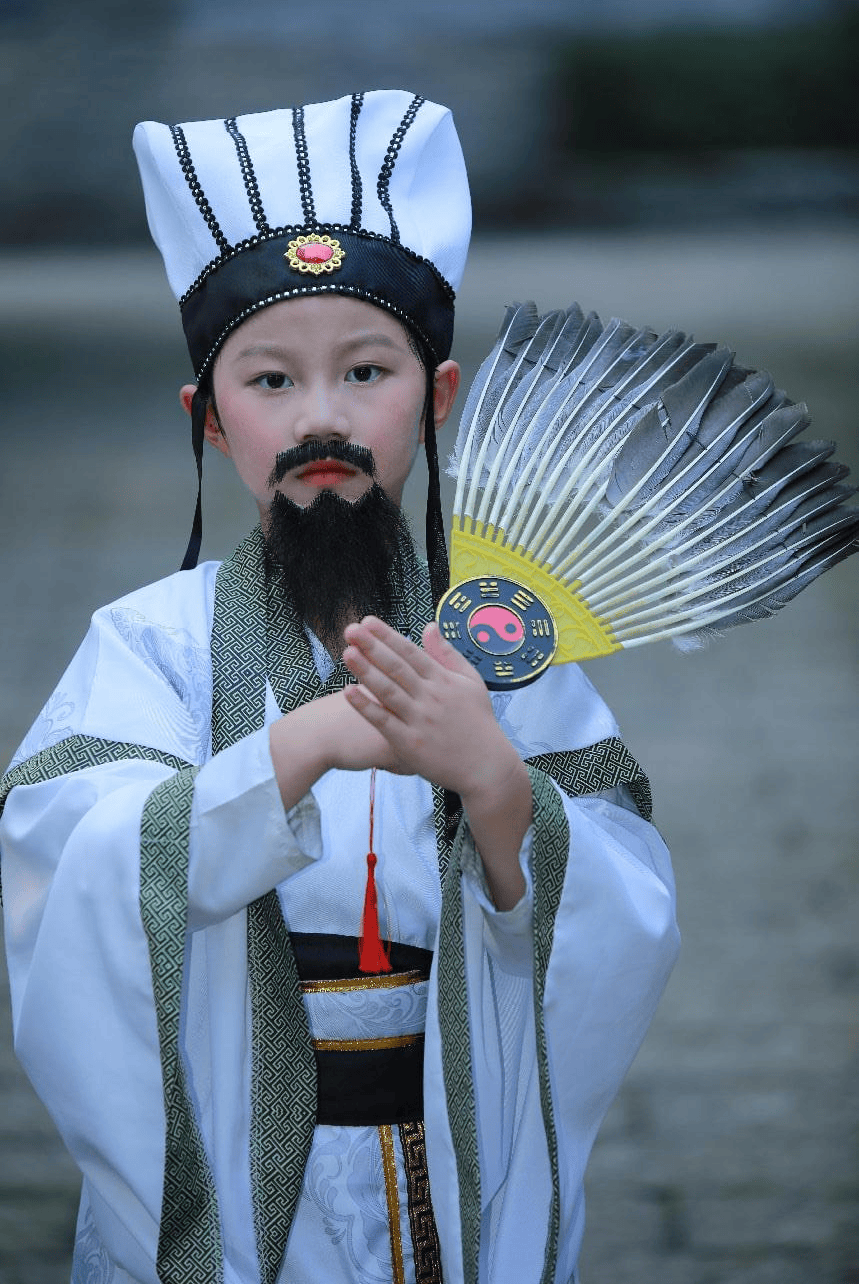 上海礼智信影视文化传媒有限公司和上海玖蕾影视文化传媒有限公司联合出品的《中华五千年之少年强三国演义之三顾茅庐》正式开拍 