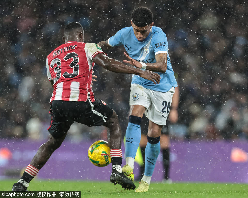 联赛杯-谢尔基世界波萨维尼奥破门 曼城2-0布伦特福德进四强