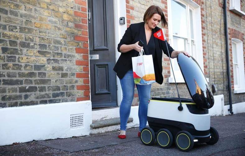 终于,机器人也成了房地产的“新叙事”-锋巢网