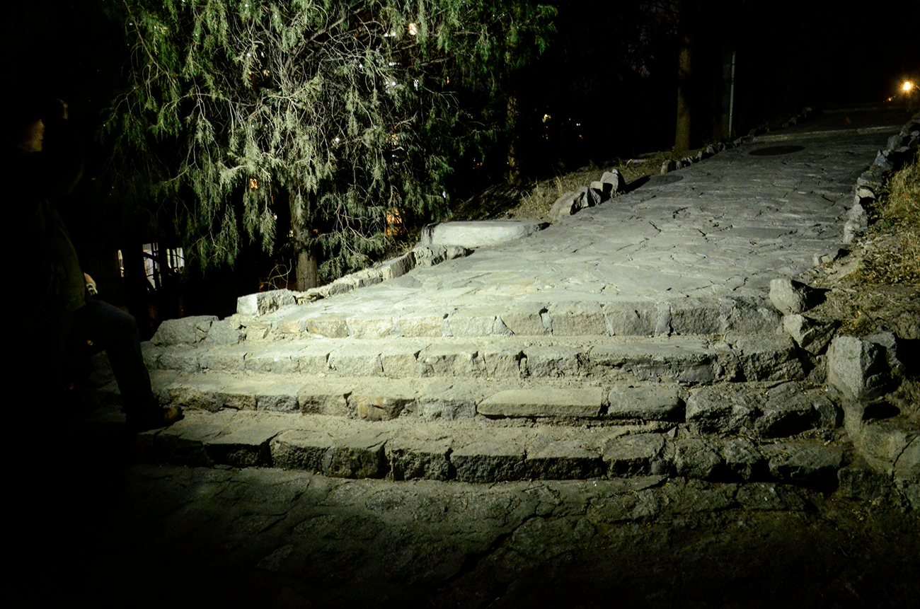 消解夜色里的不安与不便,重新定义实用照明:纳丽德 eStar头灯