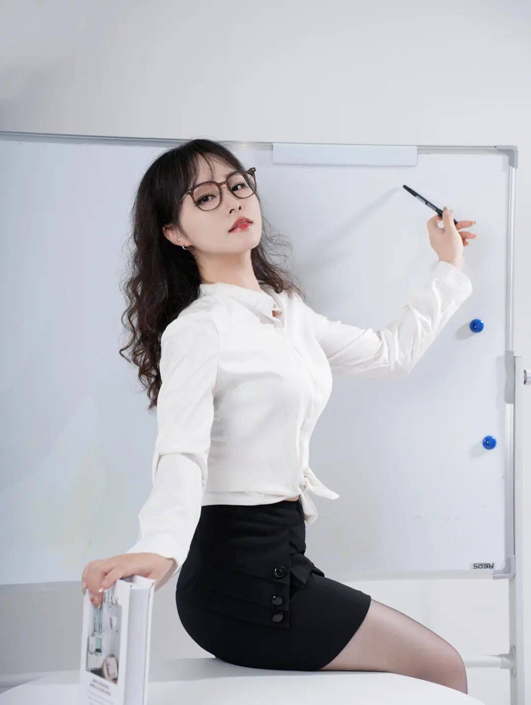 微信图片_2025-09-18_223734_301.jpg