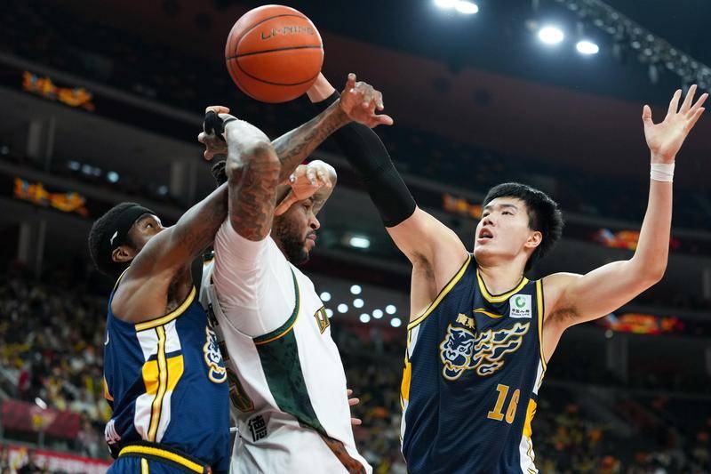 焦泊乔申请暂时离队 媒体人：人在北京 压力有点大