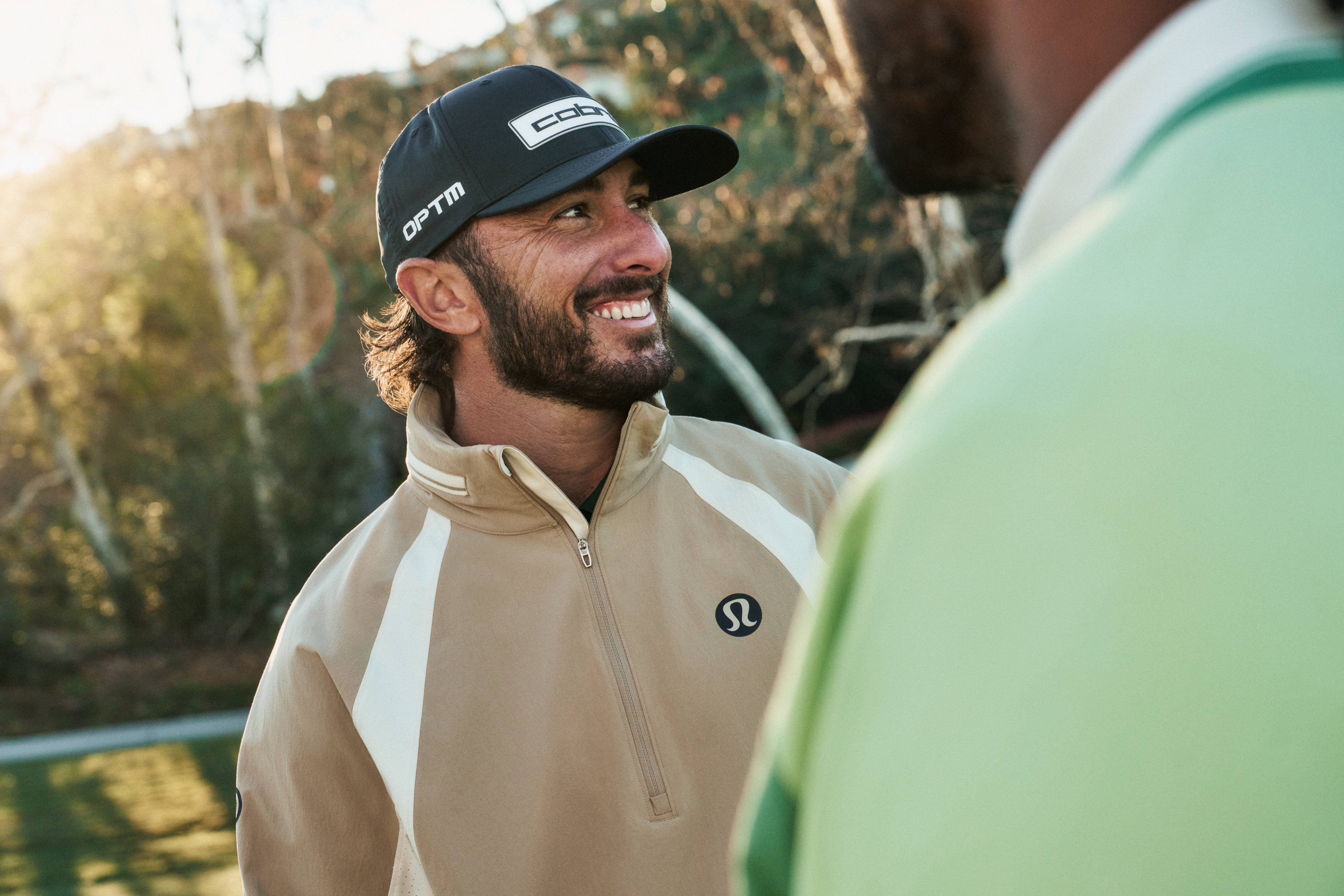 3-1-lululemon大使Max Homa与李旻宇分别演绎高尔夫半拉链套头衫（左）与高尔夫拉链马甲（右）.jpg