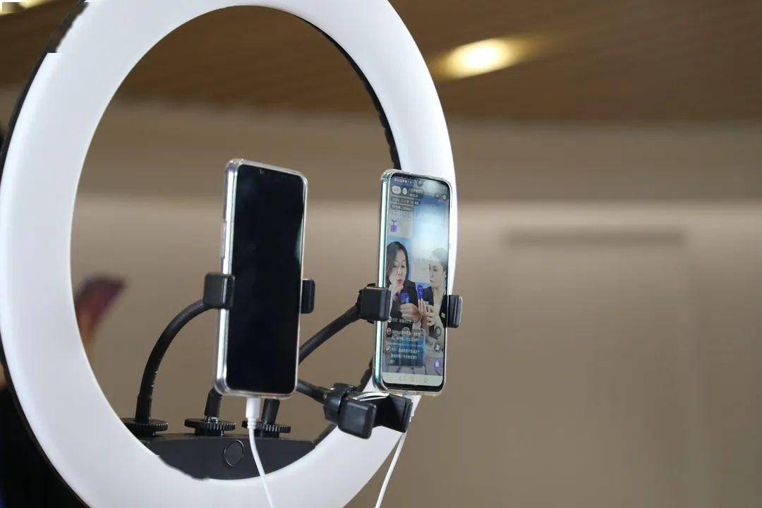 达播落幕?直播可能不再需要「超级主播」-锋巢网