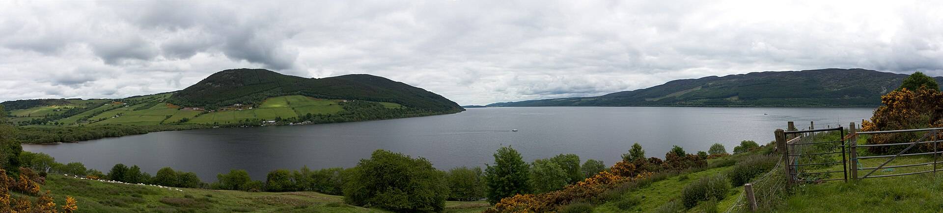 Loch_Ness_Panorama2.jpg