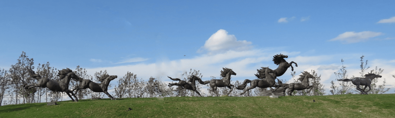 哈巴河《八骏马》雕塑设计.png