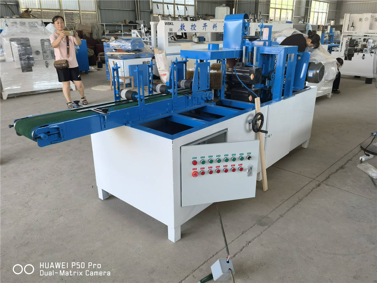 平板砂光机 木工用砂光机加工过程