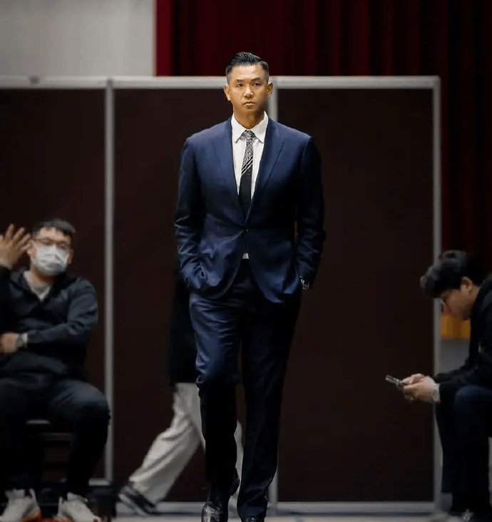 陈建州回应做手术：一切平安 感谢范玮琪王力宏第一时间冲到医院
