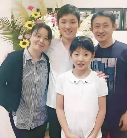 张本智和父亲发话：我儿子比王楚钦更帅，我女儿比孙颖莎更美！