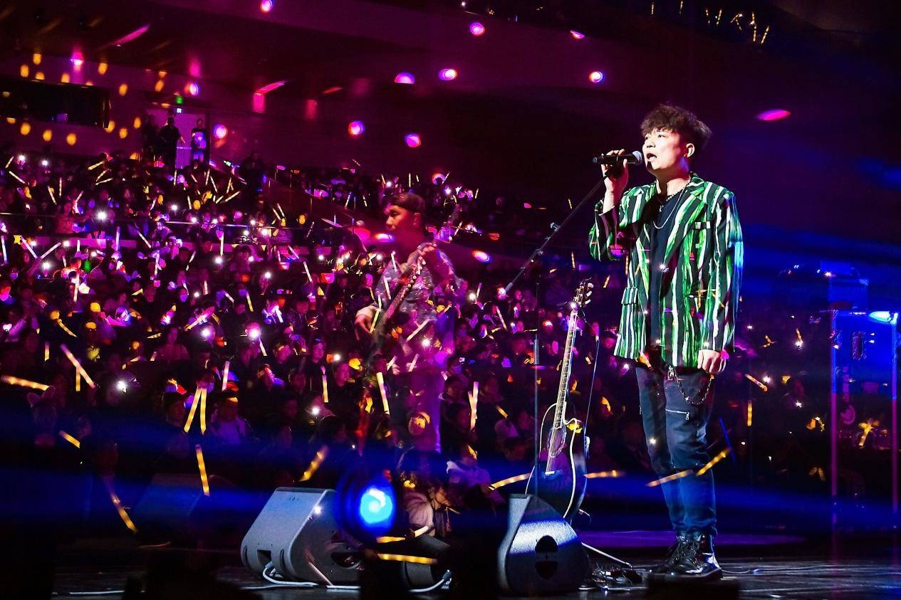 一支致敬乐队重燃岁月激情 纪念beyond经典金曲演唱会 一支致敬乐队重燃岁月激情 纪念beyond经典金曲演唱会
