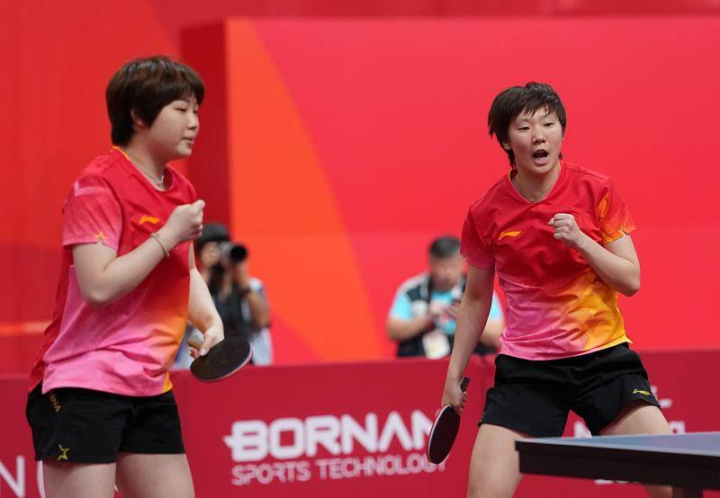 亚运乒乓女双-王曼昱/蒯曼4-0张本美和/早田希娜夺冠