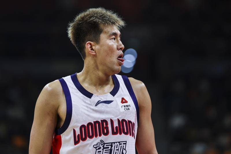 郭艾伦不想就此结束职业生涯：我会努力再试一试！