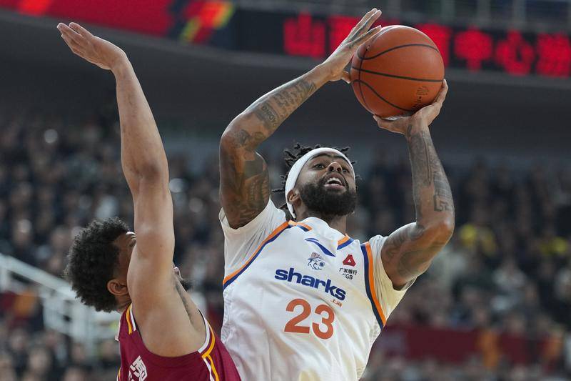 恐怖！上海替补狂飙19记三分 拉塞尔引领三人20+