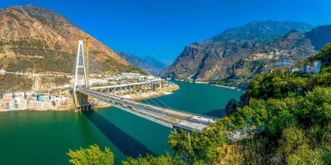 快讯| g7611都香高速公路昭通段全线建成通车_云南_毛利涛_徐有