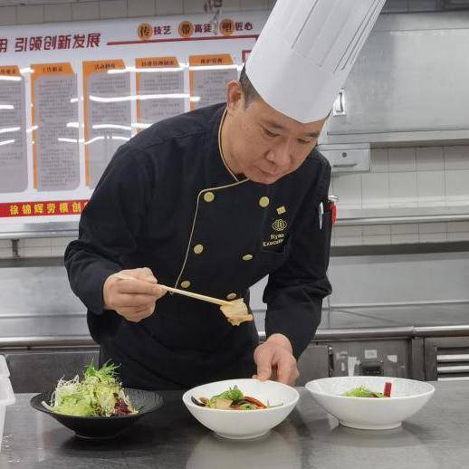 广州岭南商旅投资集团有限公司徐锦辉张志强同志创建了"张志强劳模