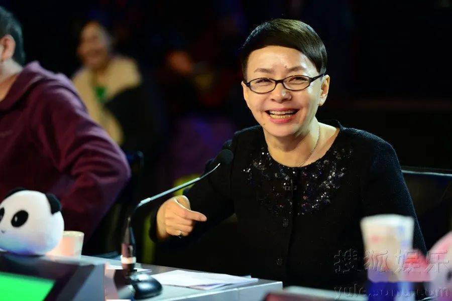 宋丹丹:退休后我就开始学钢琴,现在我给你们秀一下!_音乐_生活_能力