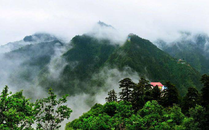 白雲浩渺常無際 流翠渾碧興隆山_榆中縣_美景_中共