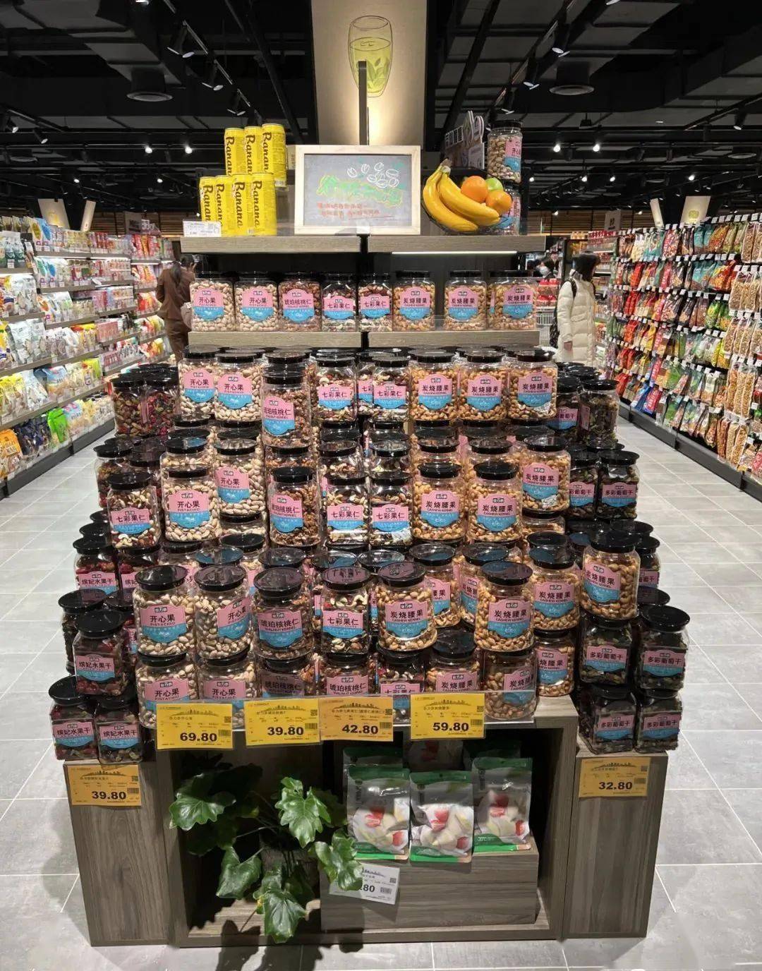 【春节美陈】胖东来历年新年陈列欣赏(附多张图片)_新乡_人民