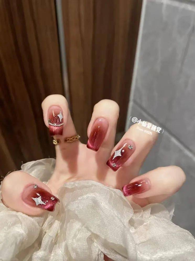 2024新年啦!快来接住龙年的开运美甲~_效果_款式_猫眼