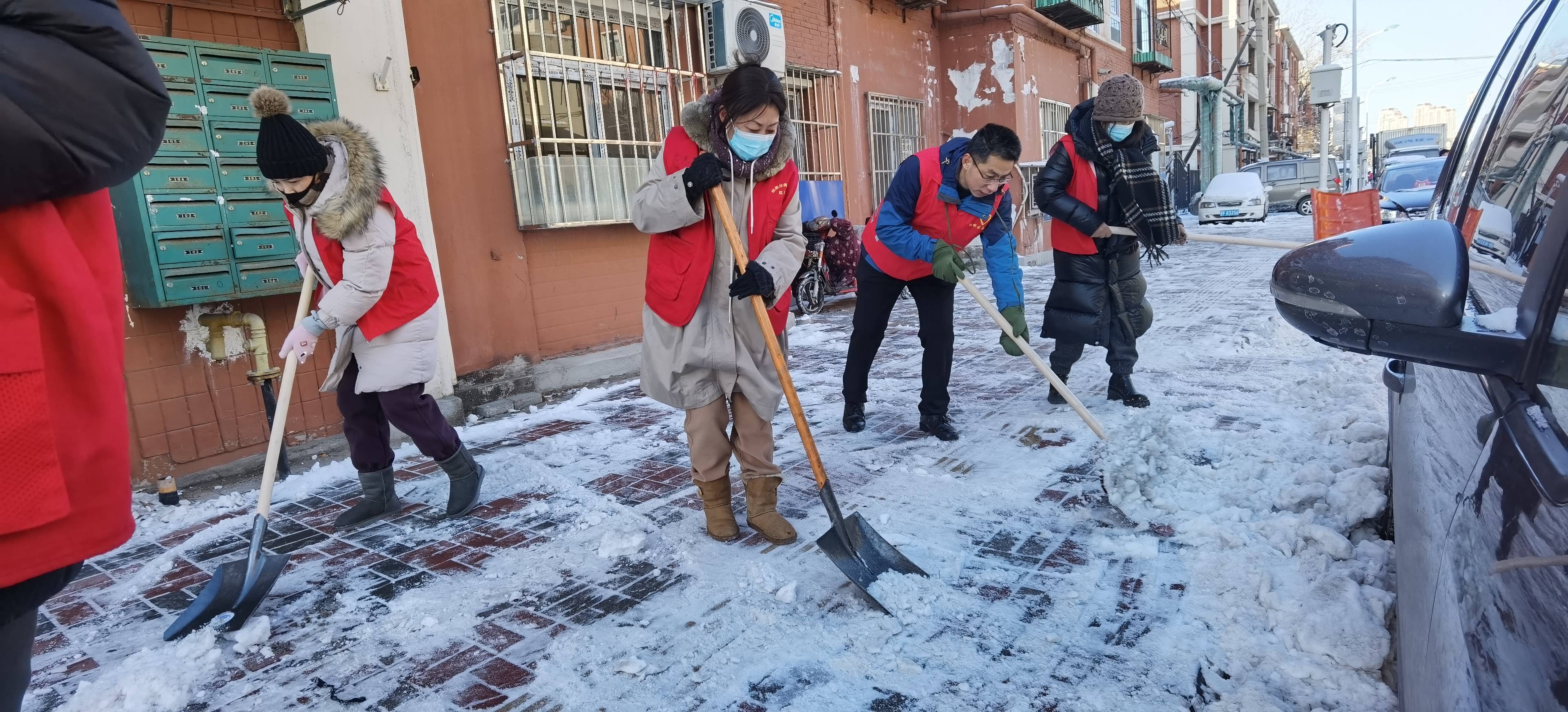 社区扫雪活动照片图片