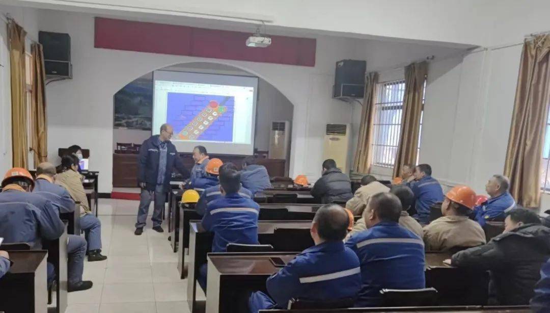 落实"四化""四有"│轧材主轧跨天车改遥控操作啦