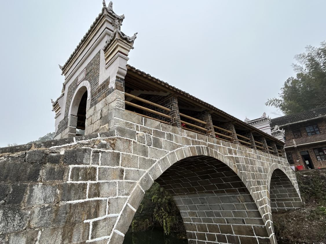 湖南双峰:修复洲上高桥 赓续文明根脉