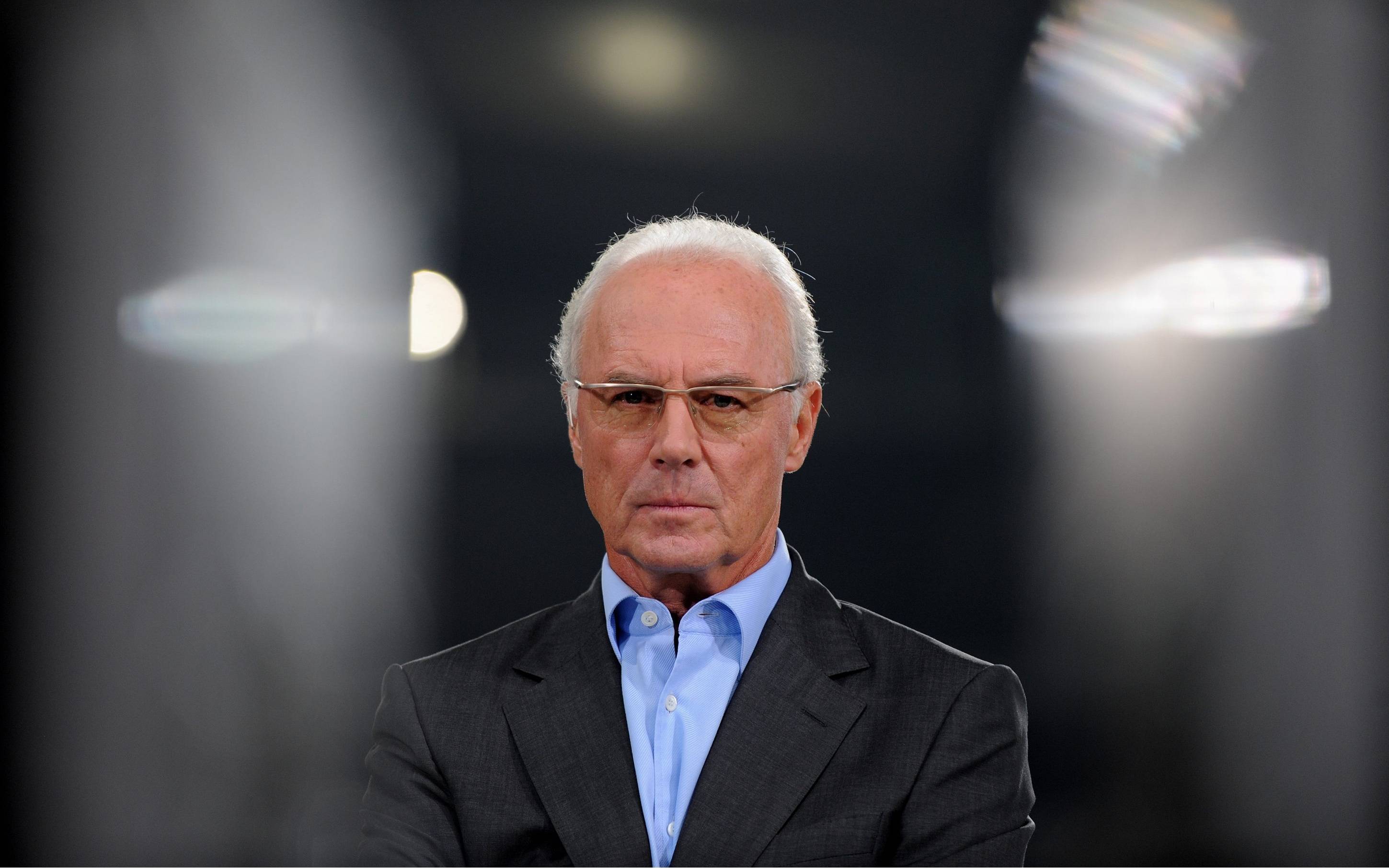 贝肯鲍尔去世德国足球失去了最伟大人物