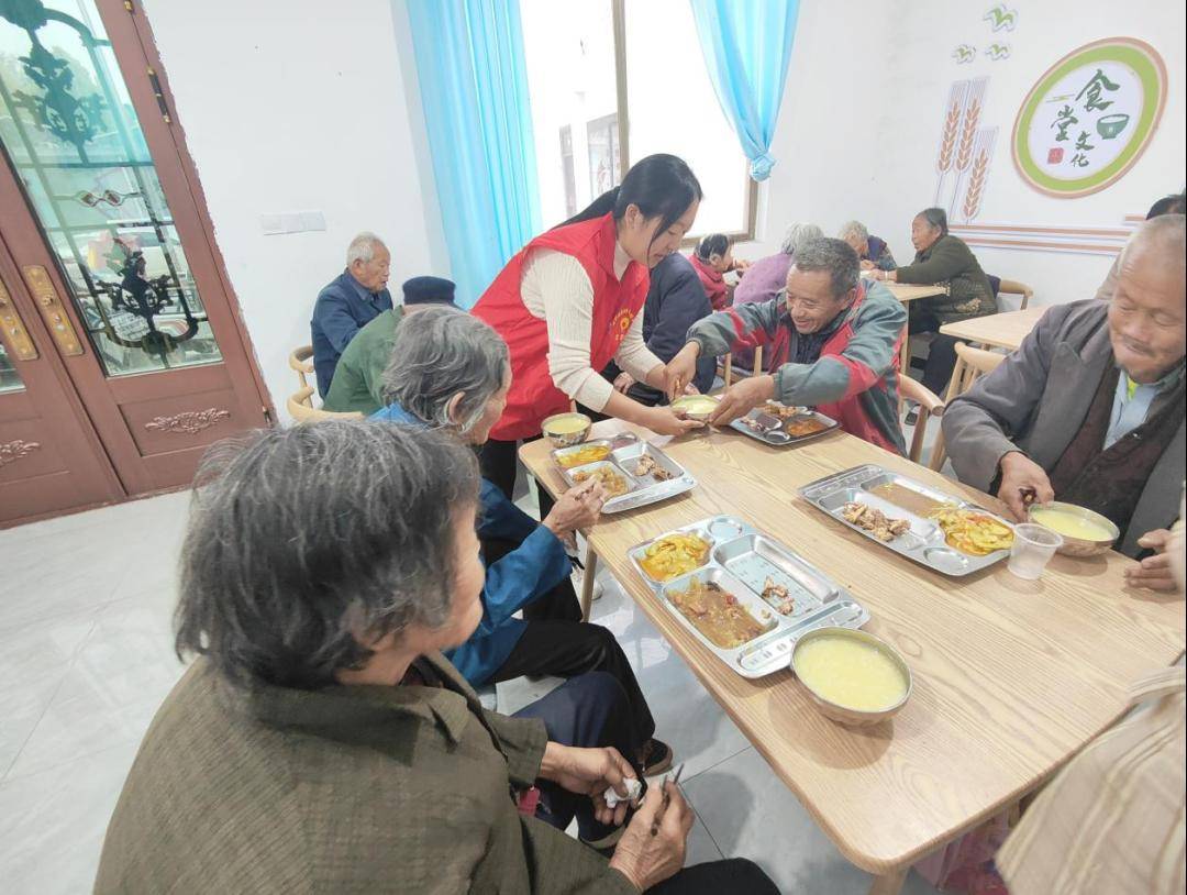 菏澤市定陶區黃店鎮:幸福食堂飄出濃濃