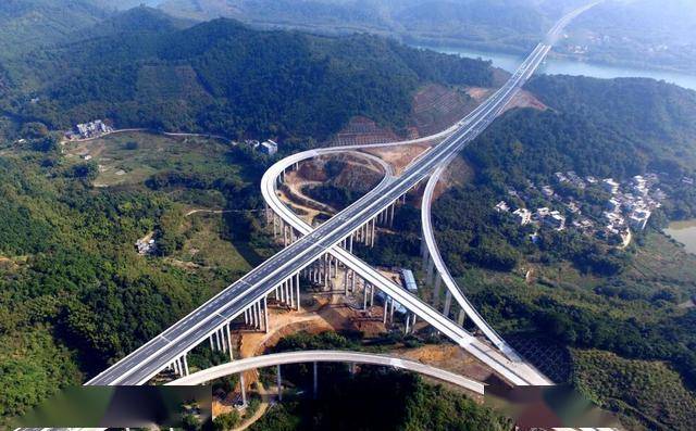 昔榆高速公路路基工程全部完工昔榆高速公路2024年底将全线贯通