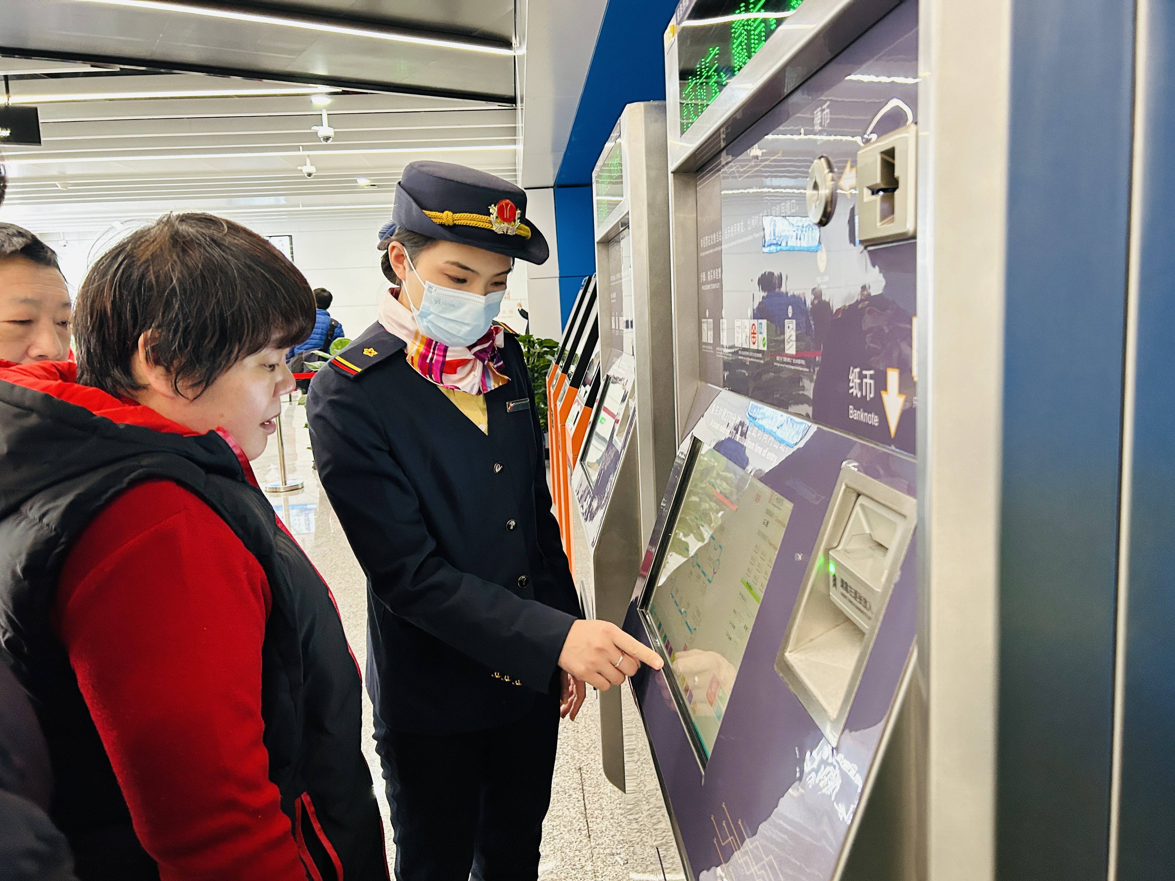 疏運白雲站客流 ,10日起廣州地鐵八號線加車提運力_列車_石潭_春運