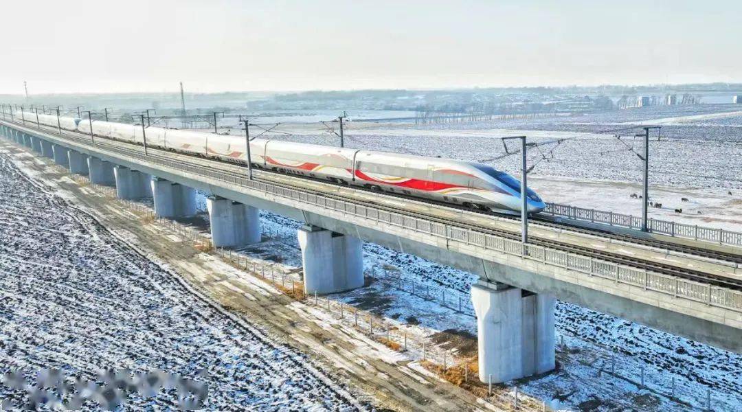 三九天开"自家车"闯鹤城 我局新配属最抗冻智能复兴号首跑哈齐高铁