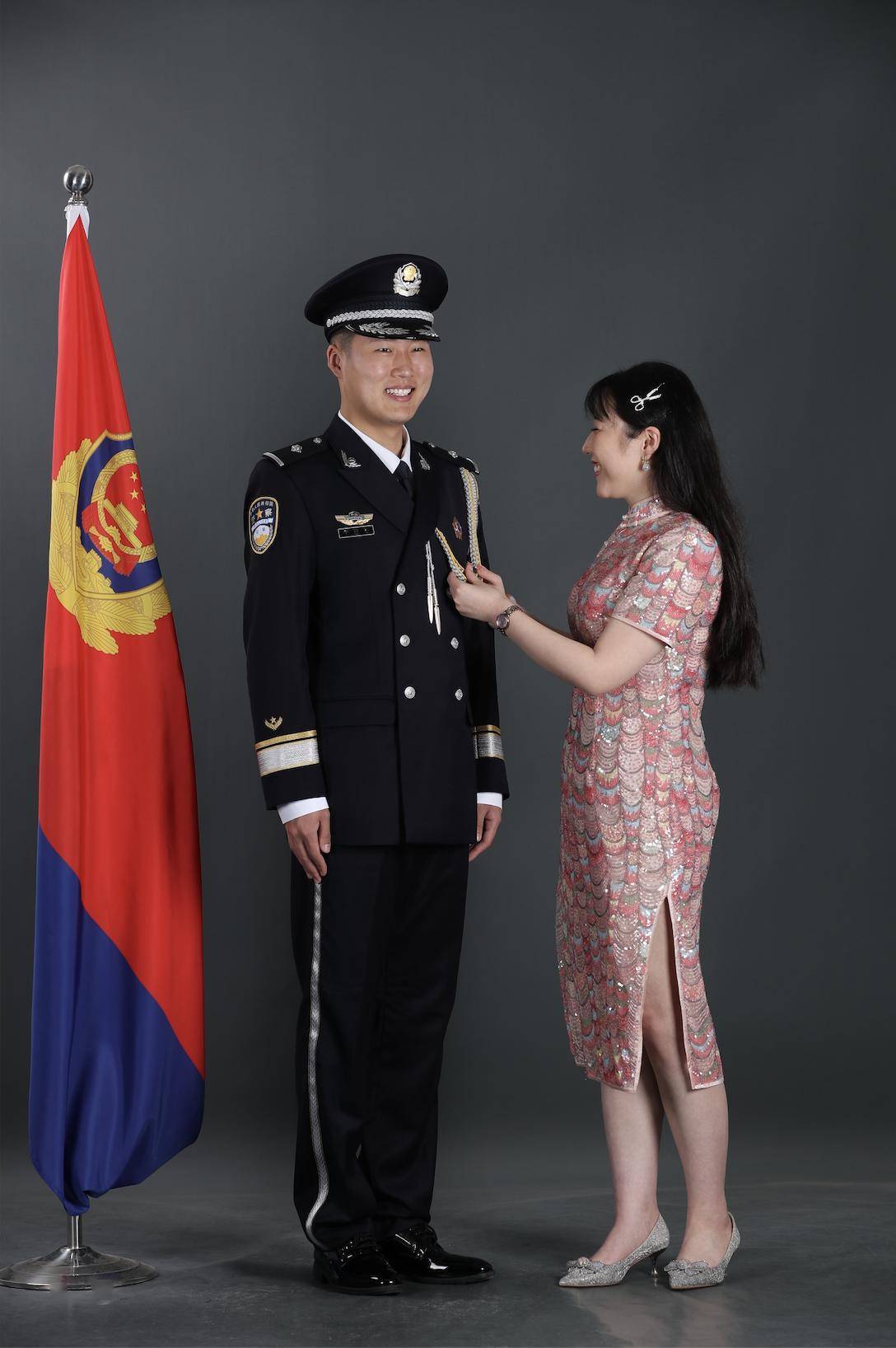韩国警察礼服图片