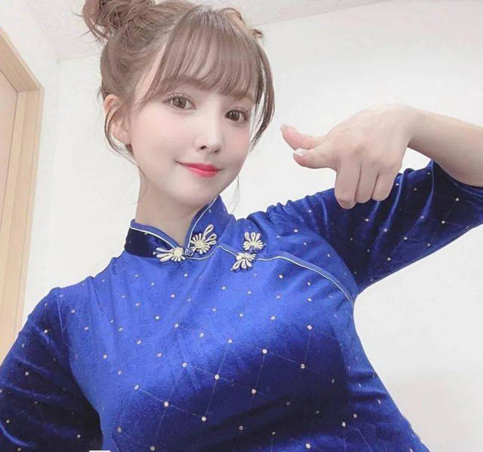 之于很多宅男而言,对三上老师的引退充满不舍和遗憾,可以说,一代人的青春结束了。