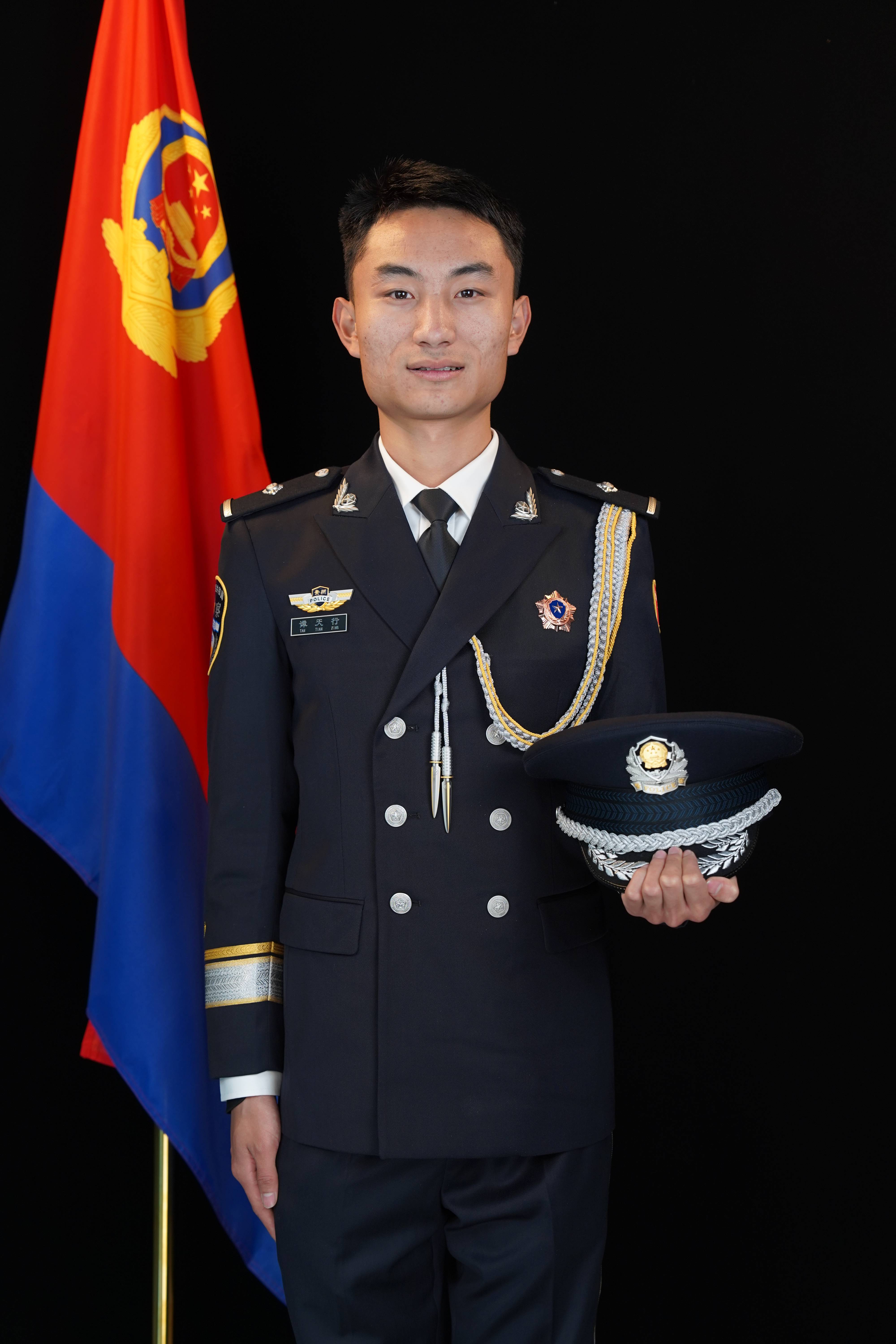 从小警察升官到部长的小说