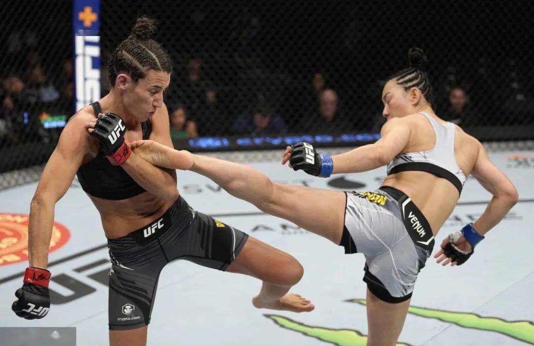 选手_女子_安德拉德