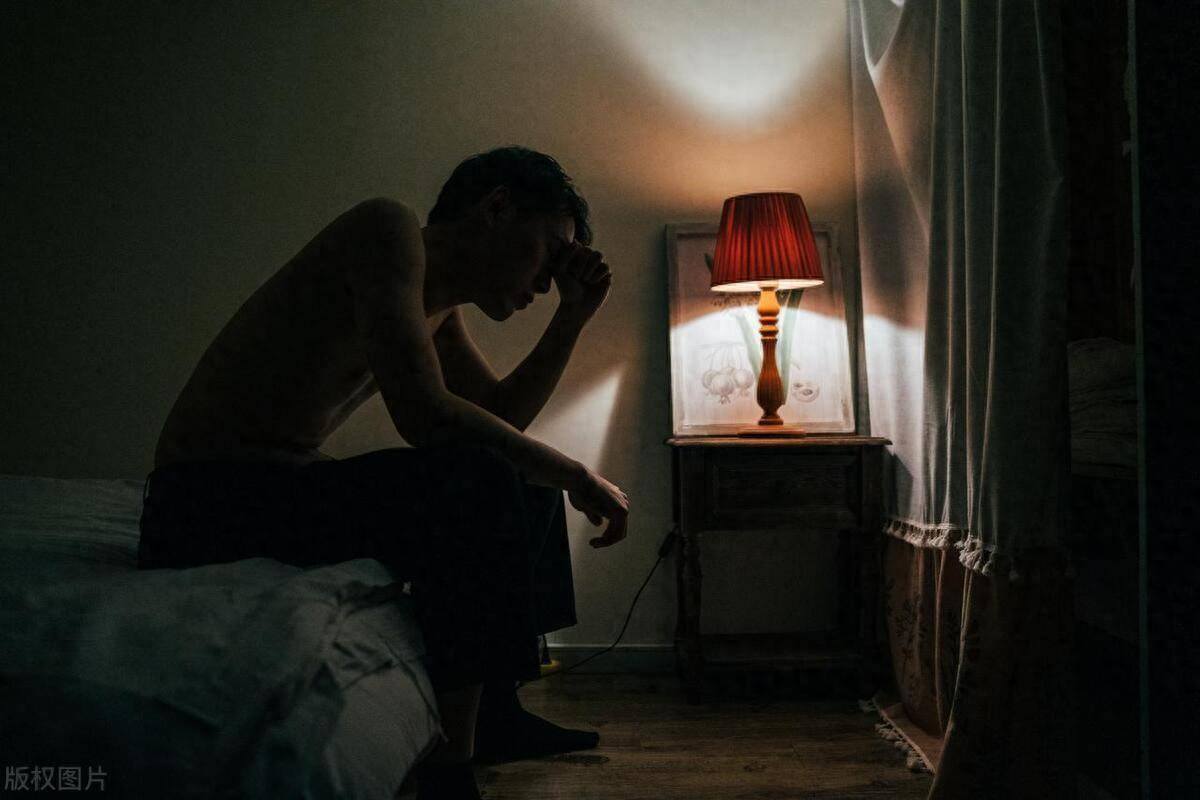老年人夜尿多的原因与解决方法_康乐居
