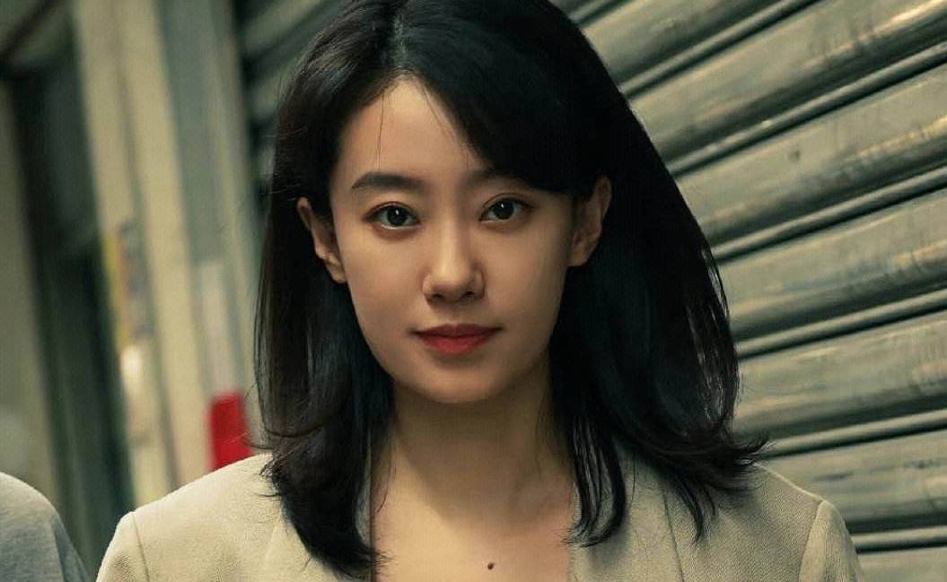 贾玲《热辣滚烫》:躲过马丽张小斐,我却被31岁女五号惊艳了_乐莹_实力