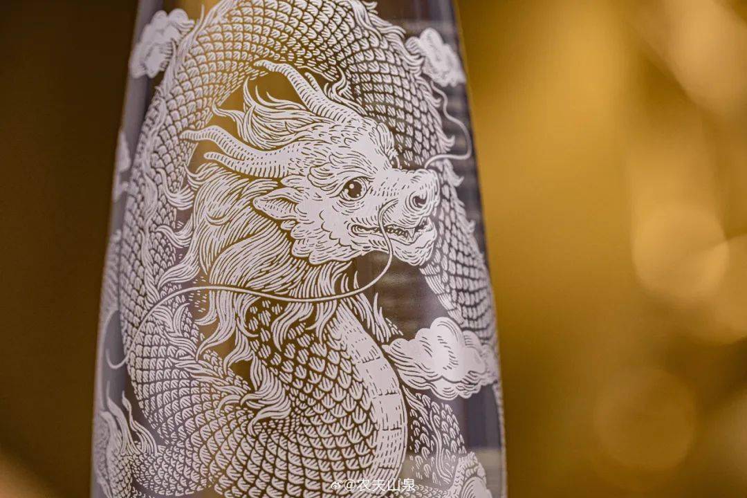 福佑人间,风调雨顺,万象更新寓意着新的一年龙遇水则生,水遇龙则灵