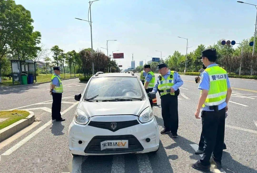 九号何飞龙(一枝独秀);绿源丁宵(坚守初心);绿佳杨国平(稳中求进)