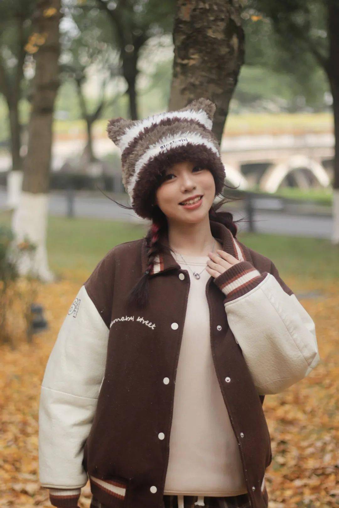 温医街拍look | 冬天拍了拍我说"又见面啦"_冬日_围巾_氛围