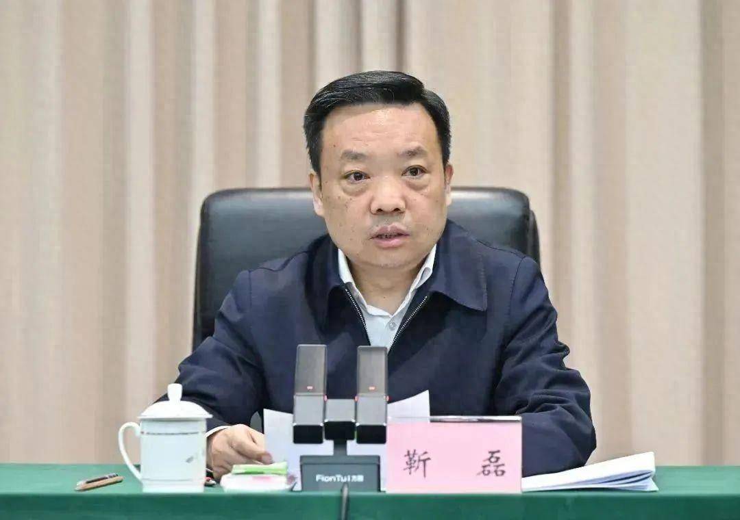 厦大毕业的他,任省委新机构"一把手"_靳磊_四川省_工作