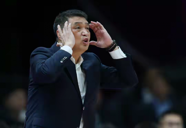 cba|北控大比分不敌深圳 张帆突发急病闵鹿蕾无奈_比赛_对手_1